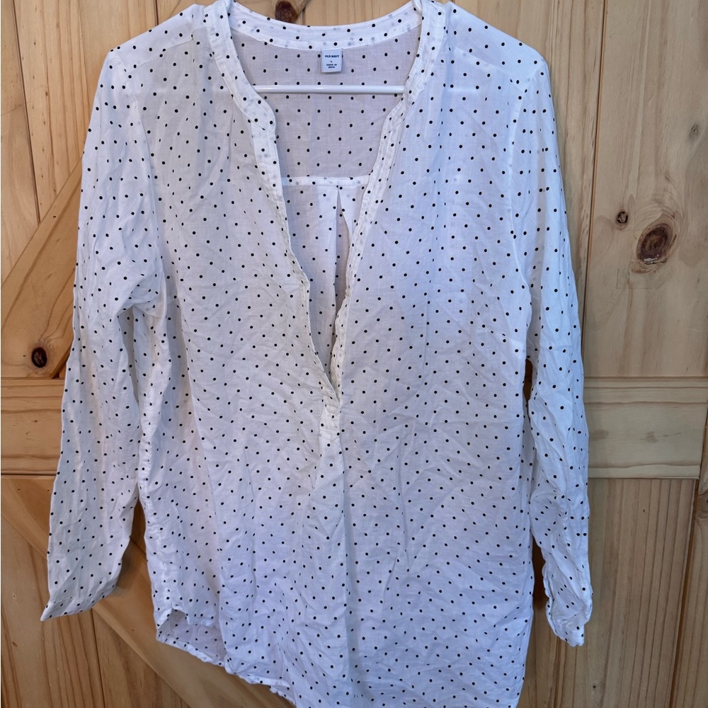 Old Navy White and Black Polka Dot Button Down Shirt